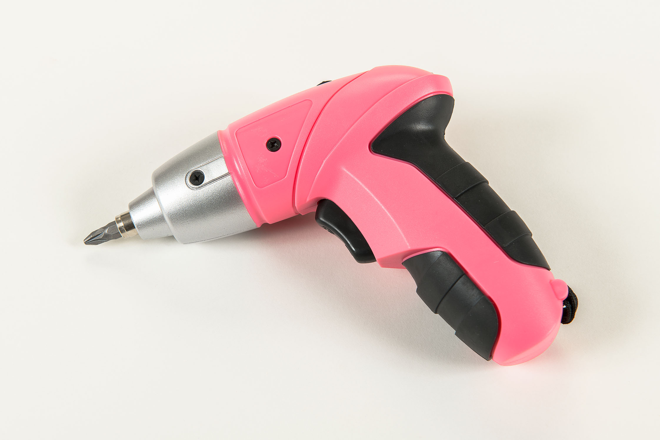 Zu sehen ist ein pinkfarbener Akkuschrauber.